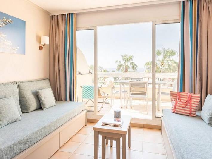 Camping pour 4 personnes, avec bassin pour enfant, adapté aux familles à Roquebrune-sur-Argens - 3