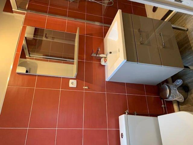 Appartement de vacances entier, Double Room with Private Bathroom in Anse, Beaujolais