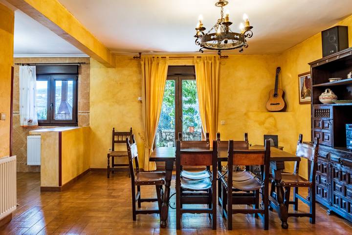 Finca 'La Covacha' mit Bergblick, Privatem Garten und Wi-Fi in Solana de Ávila, Ávila und Umgebung