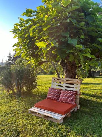 Gîte pour 2 personnes, avec vue et terrasse à Allassac