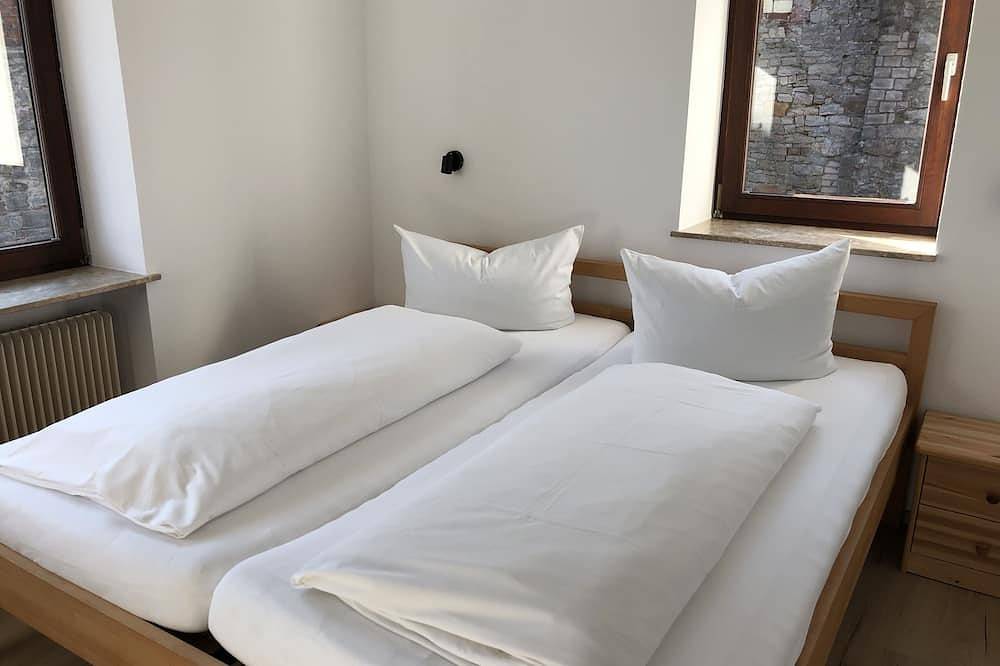 Ganze Wohnung, Gemütlich eingerichtete Ferienwohnung mit zwei getrennten Schlafzimmern in Estenfeld, Fränkisches Weinland