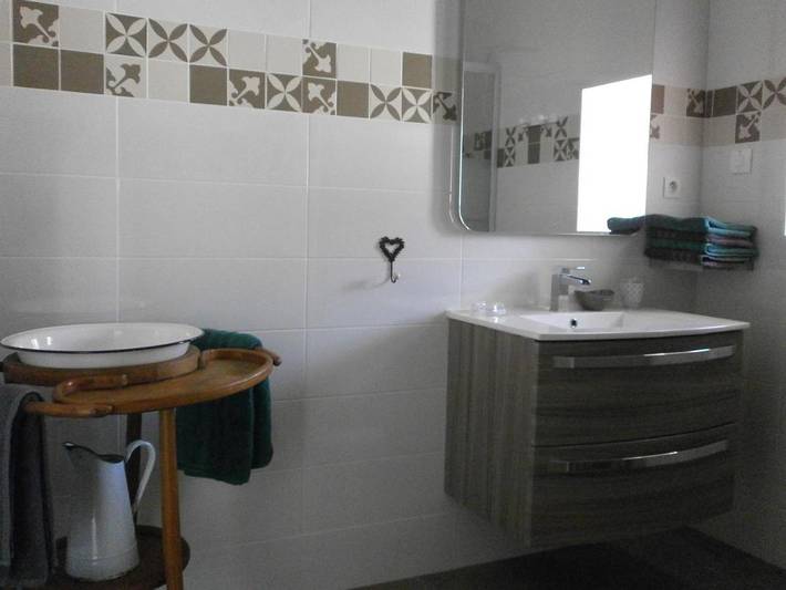 Location de vacances pour 6 personnes, avec jardin ainsi que piscine et vue à Saint-Étienne-de-Fontbellon - 2