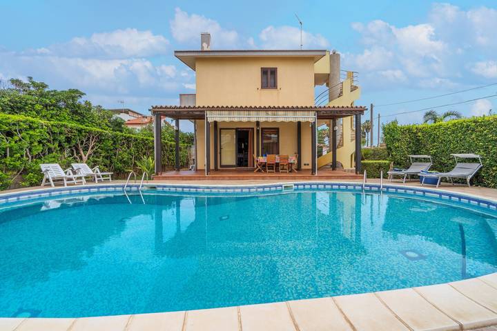 Casa vacanza per 6 persone, con Balcone e Giardino ad Avola