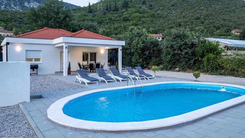 Ferienhaus für 6 Personen mit Balkon/Terrasse in Bosnien und Herzegowina