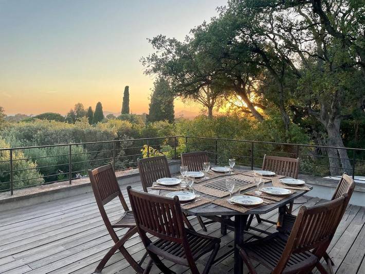 Location de vacances pour 12 personnes, avec terrasse ainsi que vue et jardin dans Cabasson - 2