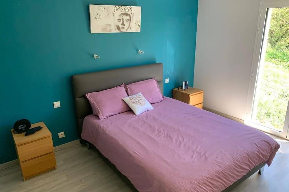 Superb south-facing architect-designed villa 230m2 with jacuzzi in Gap, Gap region