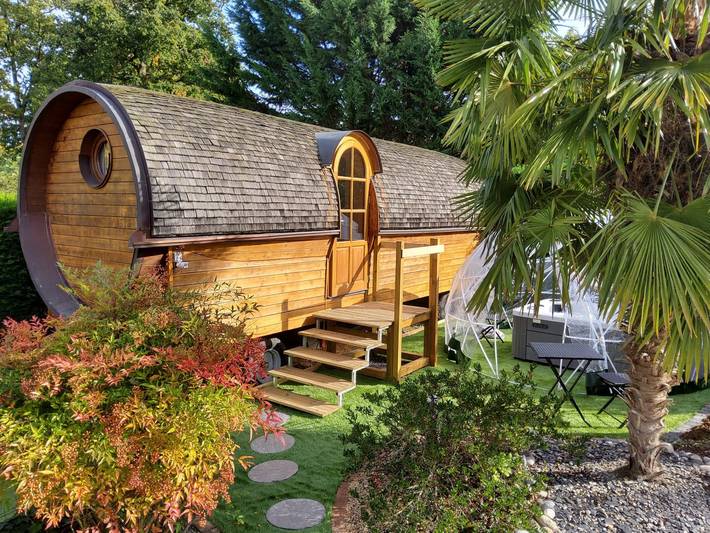 Chambre d’hôte pour 2 personnes, avec jardin ainsi que piscine et jacuzzi dans Oise