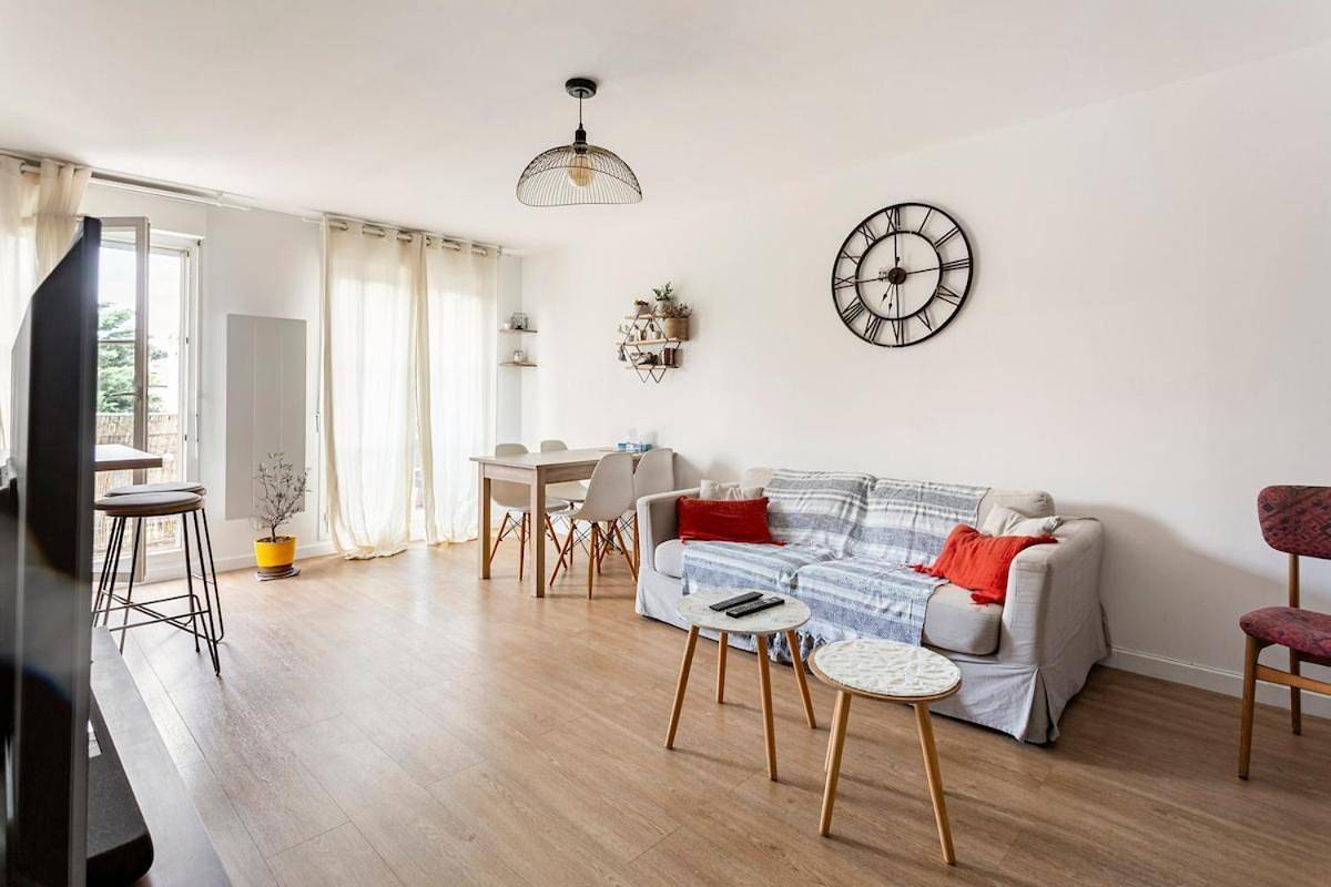Appartement entier, One-Bedroom Apartment in Bois-Colombes, Hauts-de-Seine
