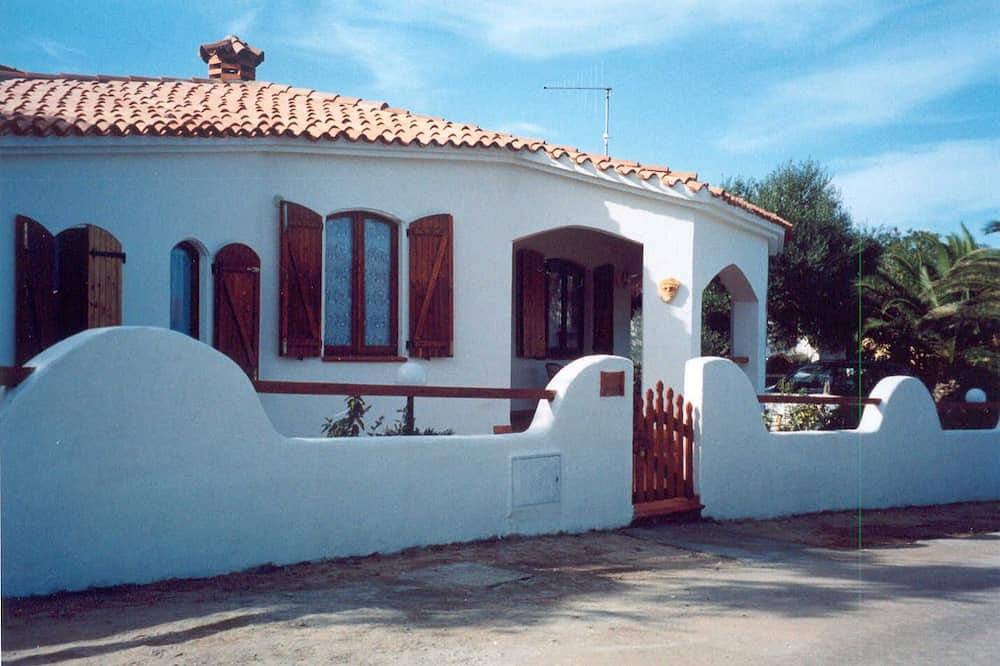 Bellissima villa tipica sarda 450 mt dal mare, 2 camere, 2 bagni, 8 posti letto in La Ciaccia, Valledoria