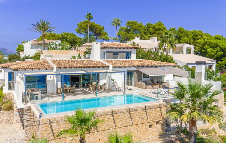 Sea View Apartment with Pool, Kitchen, AC & WiFi - 600m to Beach in Cala Provençal, Capdepera