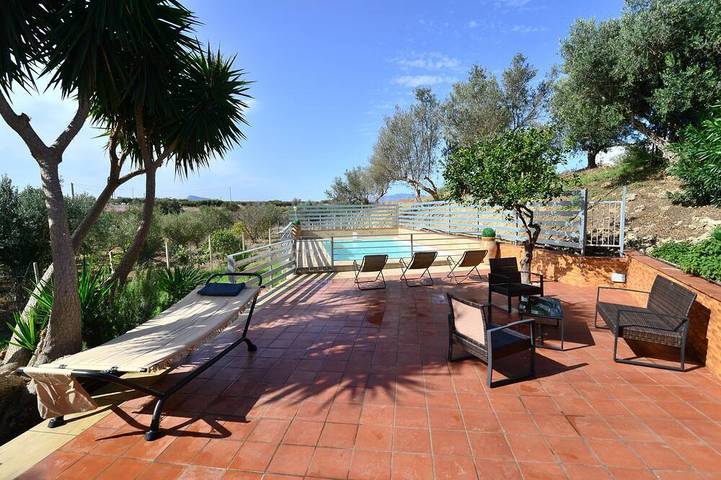 Villa per 10 persone, con giardino e idromassaggio, con animali domestici in Trappeto