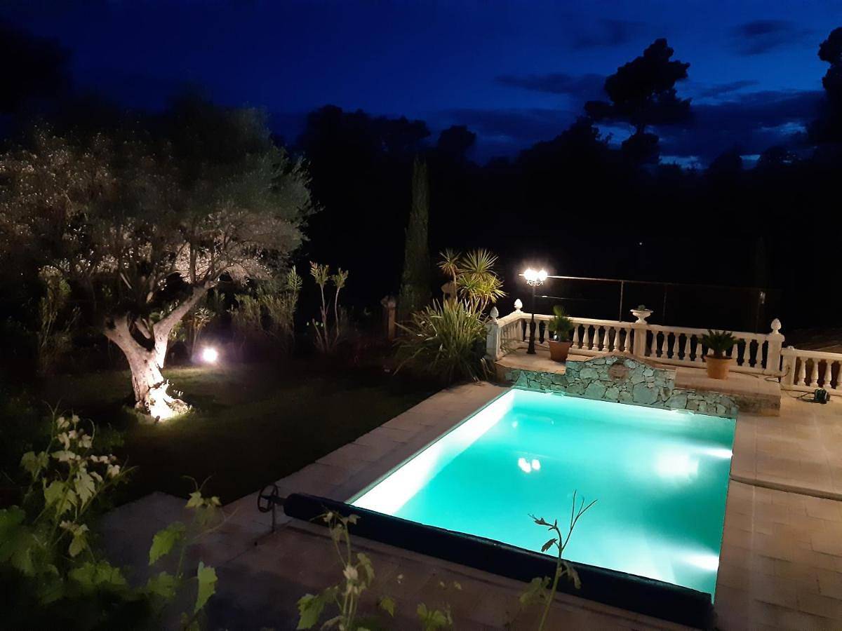 Double Room with Terrace in Taradeau, Région de Draguignan