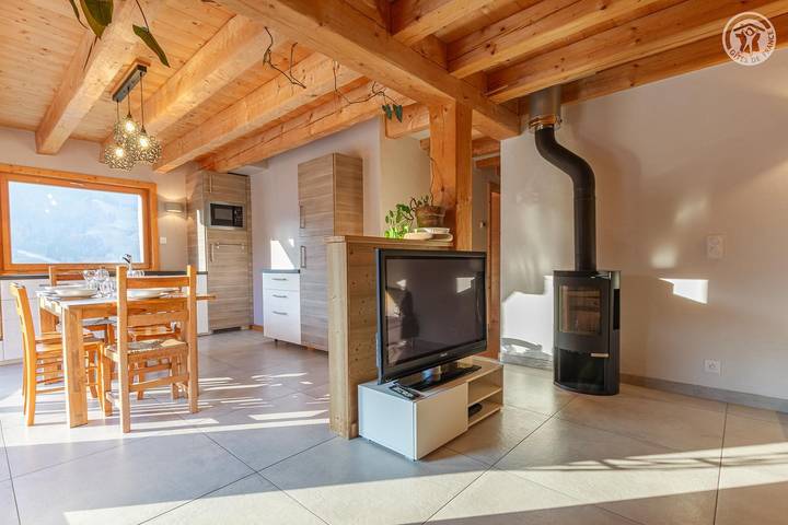 Gîte pour 6 personnes, avec terrasse dans Arêches - 4