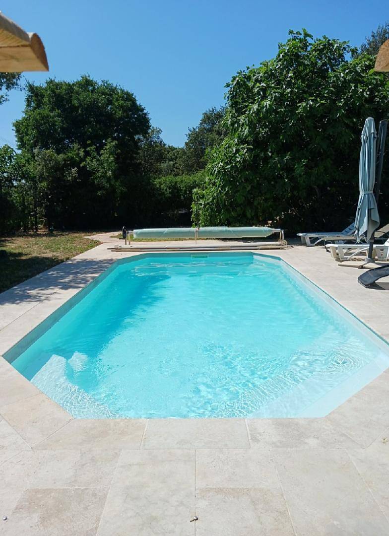 Gîte voor 2 personen met terras in Saint-Maximin-la-Sainte-Baume, Brignoles region