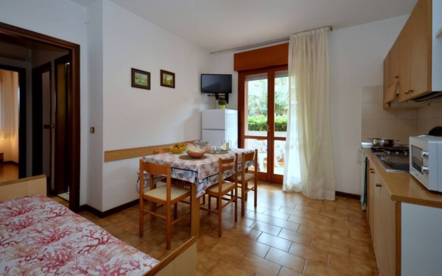 Apartamento entero, Amplio apartamento con piscina exterior compartida. in Lignano Sabbiadoro, Provincia d'Udine