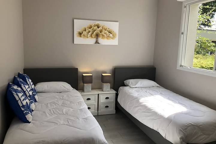 Location de vacances pour 4 personnes, avec terrasse et jardin à Le Tronchet - 3