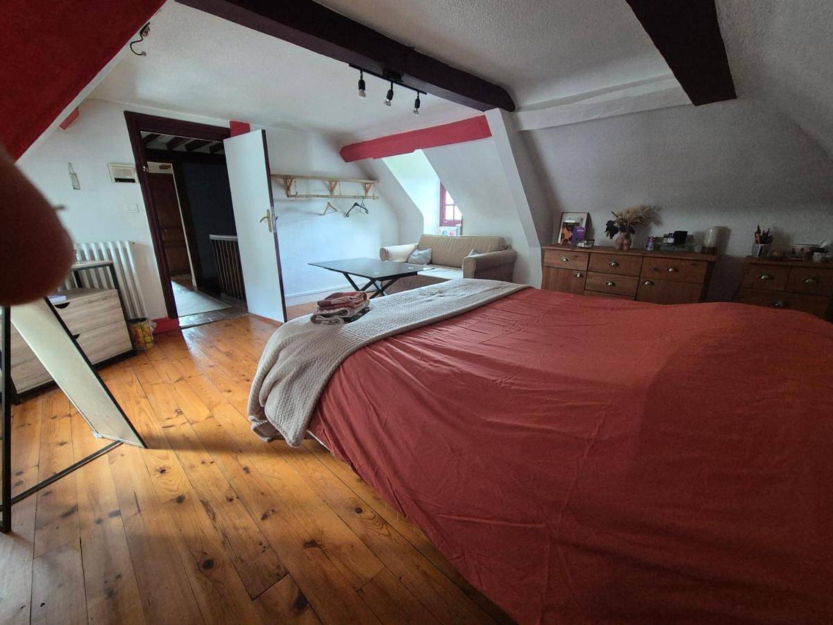 Appartement de vacances entier, Double Room with Private Bathroom in Lisieux, Région de Lisieux