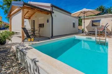 Villa für 6 Personen, mit Terrasse, kinderfreundlich in Privlaka