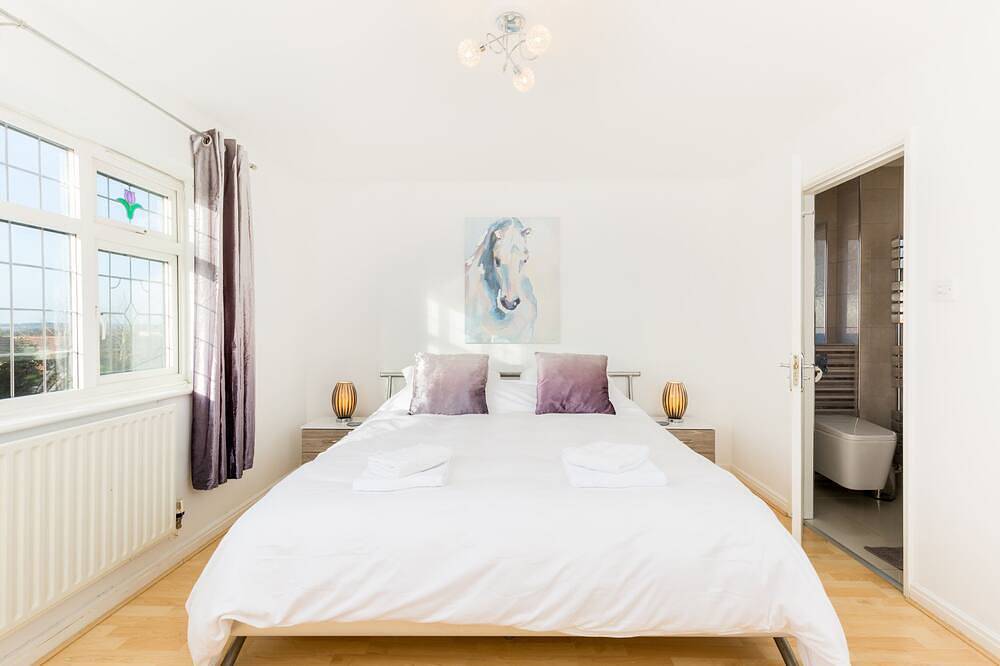 Casa-Baño privado-4 Bed  Nec/Bhx/Snowdome in Tamworth (Reino Unido), Staffordshire