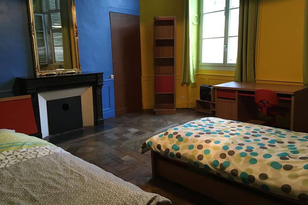 Apartamento entero, Amplio apartamento en el centro, tranquilo, cómodo, té gratis, café. in Dole (Jura), Jura