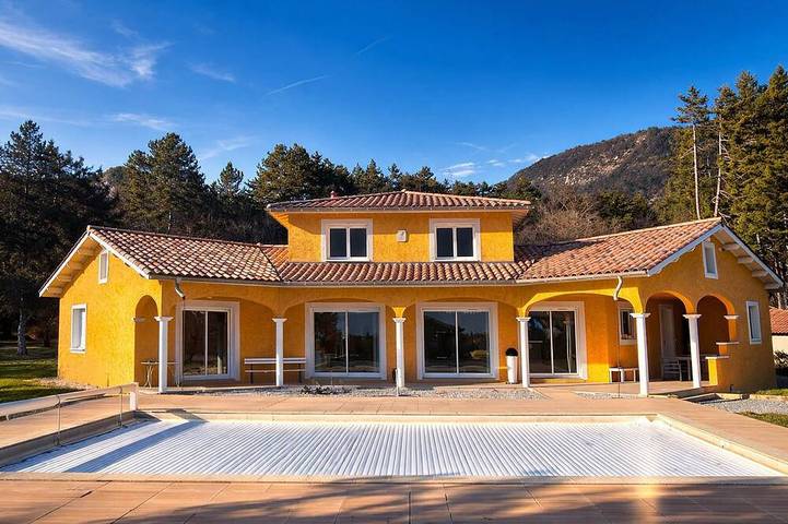 Gîte pour 8 personnes, avec jacuzzi et balcon à Veynes