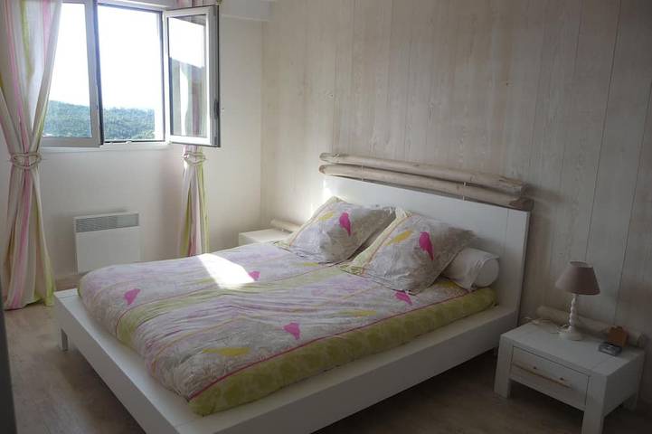 Location de vacances pour 8 personnes, avec terrasse et jardin dans Golf de Valcros - 2