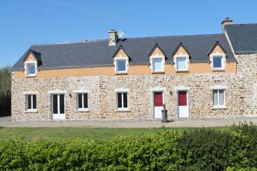 Gîte pour 10 personnes, avec terrasse à Saint-Maurice-en-Cotentin