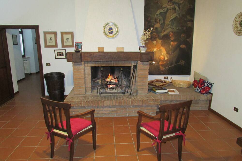 Farmhouse in Valfabbrica, Provincie Perugia