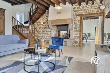 Gîte pour 14 personnes, avec jardin à Chantrigné