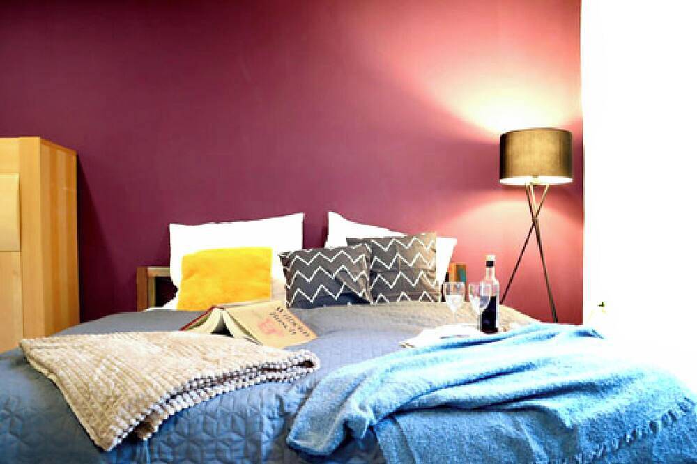 Natur-Ferien-Haus Klein Rosenburg 120qm, Kamin, 100Mbit Wlan, eingezäunt. Garten in Barby, Elbe-Börde-Heide