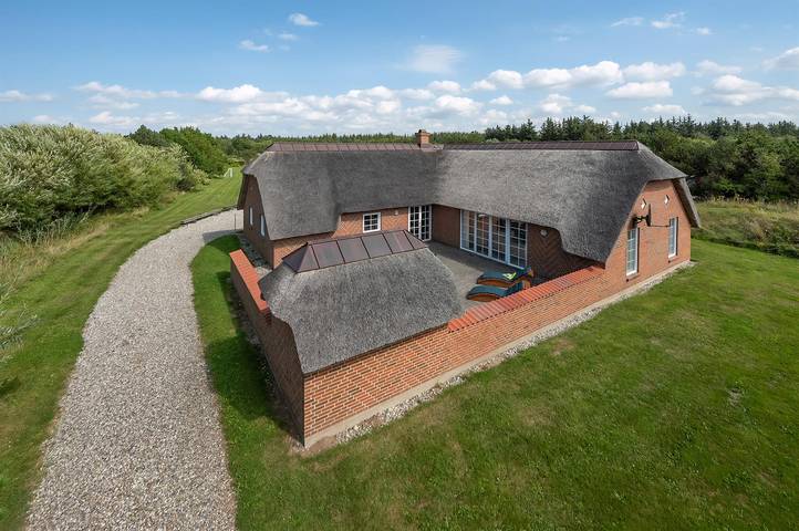Ferienhaus für 12 Personen, mit Whirlpool und Terrasse sowie Kinderpool und Sauna in Vester Husby
