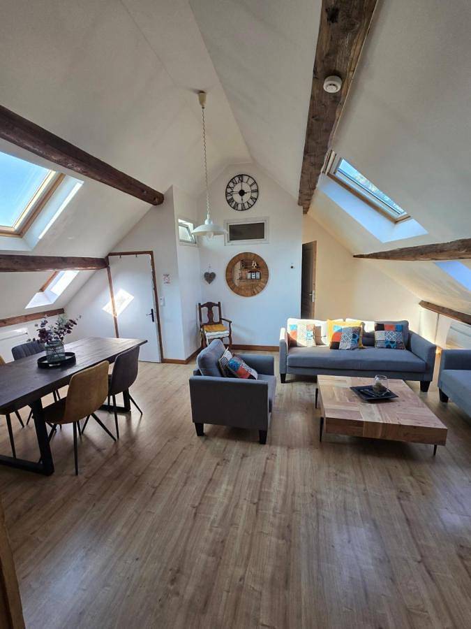 Location de vacances pour 6 personnes, avec vue et jardin à Villeneuve-sous-Pymont - 4