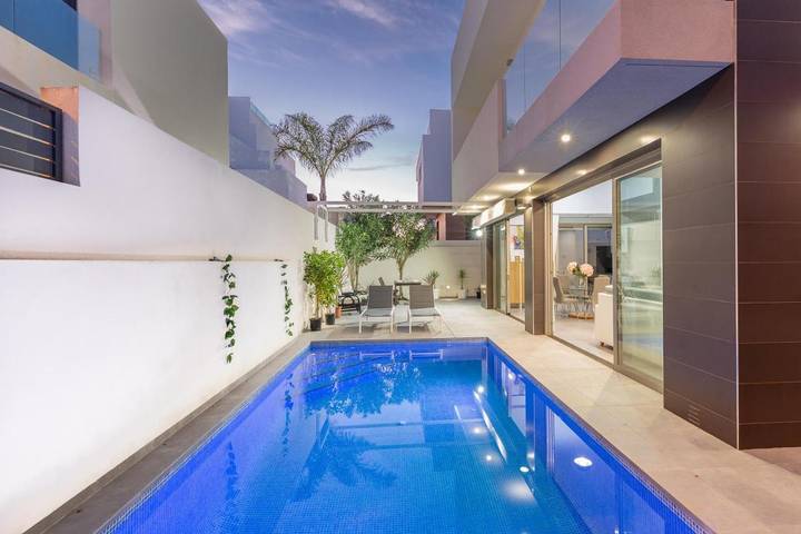 Casa rural para 8 personas, con vistas además de jardín y piscina en Pilar de la Horadada - 4