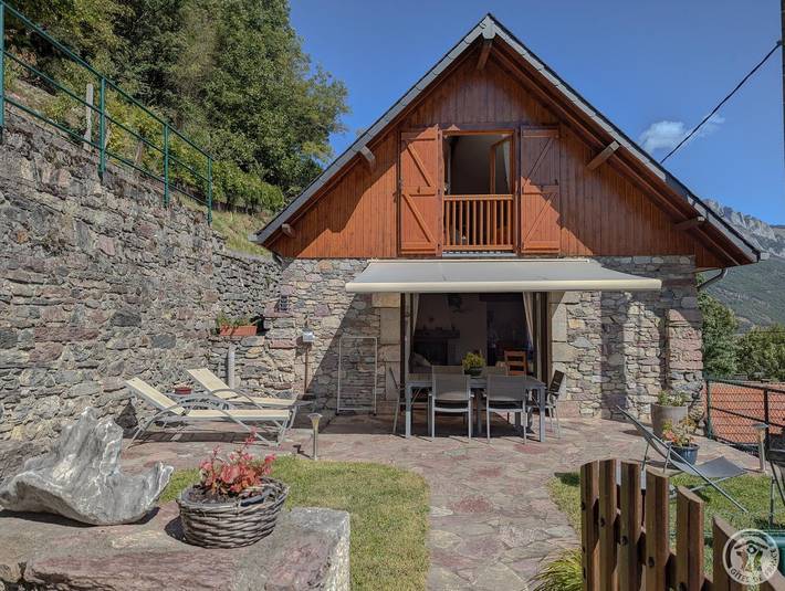 Gîte pour 6 personnes, avec Balcon/Terrasse ainsi que Terrasse et Jardin