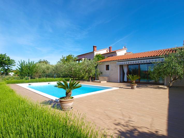 Ferienhaus für 8 Personen, mit Pool und Terrasse - 1