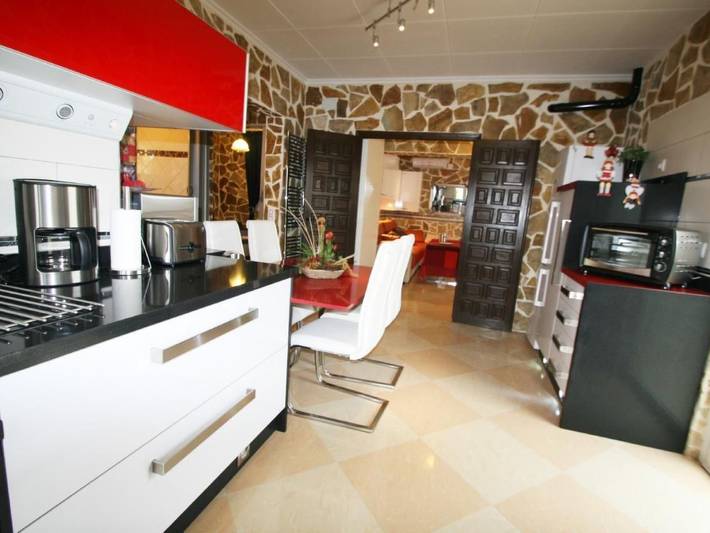 Chalet para 7 personas, con Terraza además de Jardín y Piscina en Marina Alta - 2