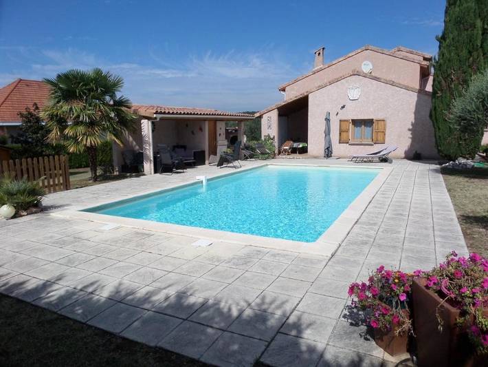 Cottage pour 2 personnes, avec vue ainsi que jardin et piscine à Salaise-sur-Sanne