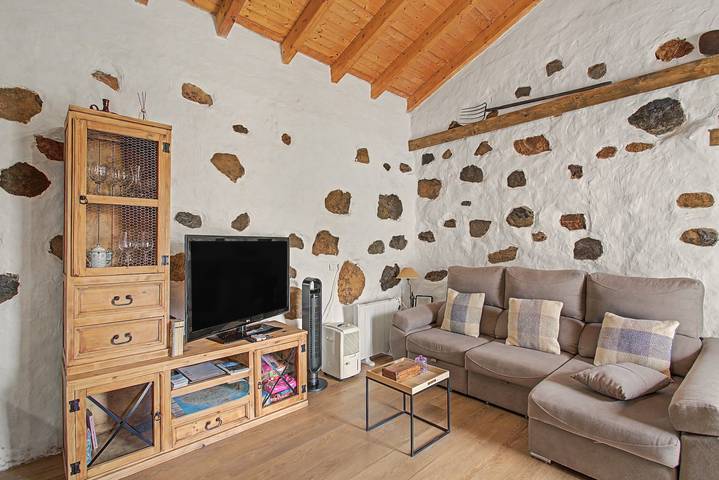 Casa Tito Y Teresita avec vue sur la mer, terrasse privée et Wi-Fi in Cueva Grande, Vega de San Mateo