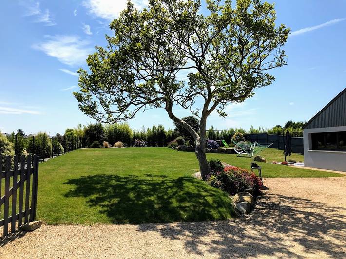 Gîte pour 7 personnes, avec jardin ainsi que terrasse et piscine à Coatréven - 3