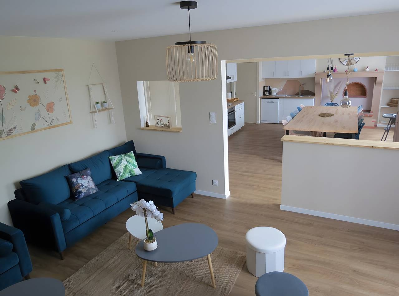 Gîtes de l'Hommée – La Bohème: Geräumiges Ferienhaus für Gruppen bis 15 Personen in Coust, Saint-Amand-Montrond