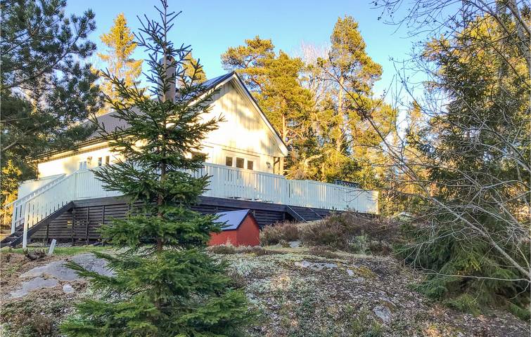 Ferienhaus für 4 Personen, mit Terrasse und Garten in Väddö