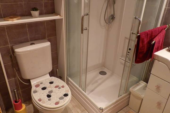 Gîte pour 2 personnes, avec terrasse, animaux acceptés à Le Luc - 2