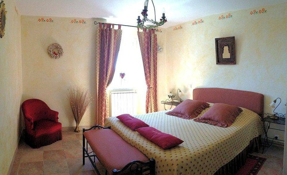 La Guillone (bastide du 18 ème) près de Gordes - Chambre Genêt in Murs, Parc naturel régional du Luberon