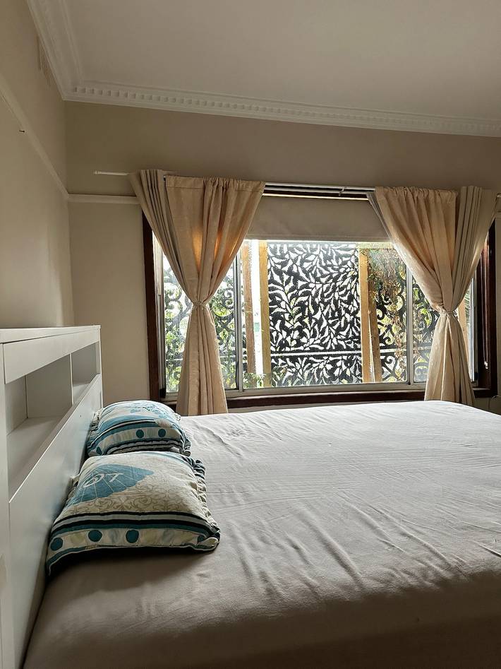 Room for 2 people in Melbourne