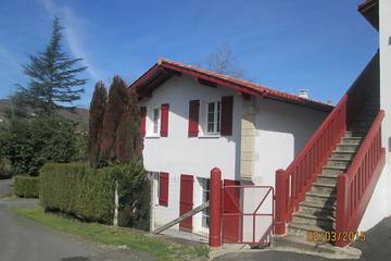 Location de vacances pour 5 personnes, avec jardin, animaux acceptés à Sare