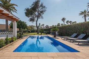 Villa in Ciutadella, Coast of Menorca für 4 