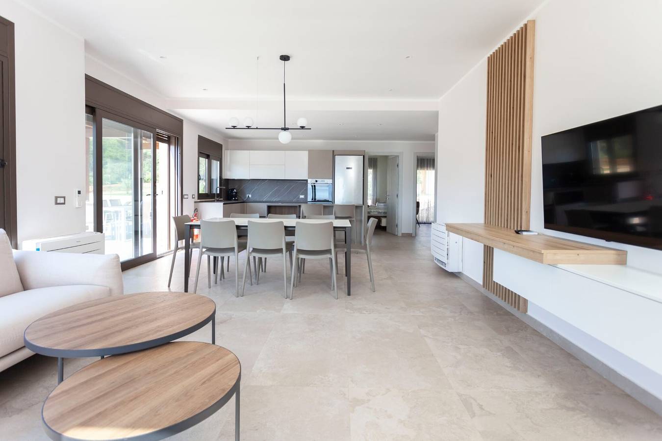 Villa Majestic mit Meerblick, Wlan, Klimaanlage und Gemeinschaftspool in Citta del Mare, Terrasini