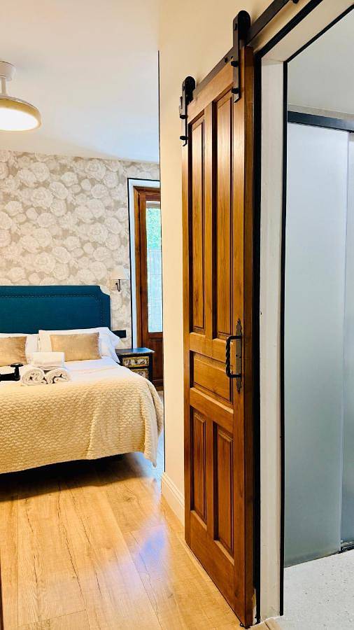 Hotel para 2 personas, con Balcón además de Jardín y Vistas en Yebra de Basa - 2