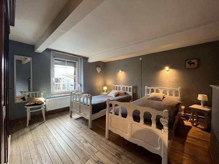 Location de vacances pour 4 personnes, avec terrasse ainsi que jardin et jacuzzi dans Porcheresse - 4