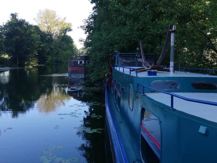 Bateau pour 2 personnes, avec terrasse et vue à Dole - 4